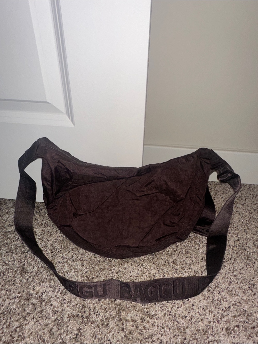 BAGGU Brown Crescent Sling Bag